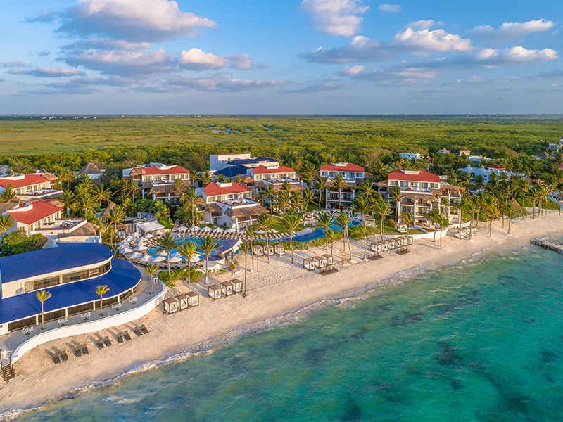 Desire Pearl beachfront setting